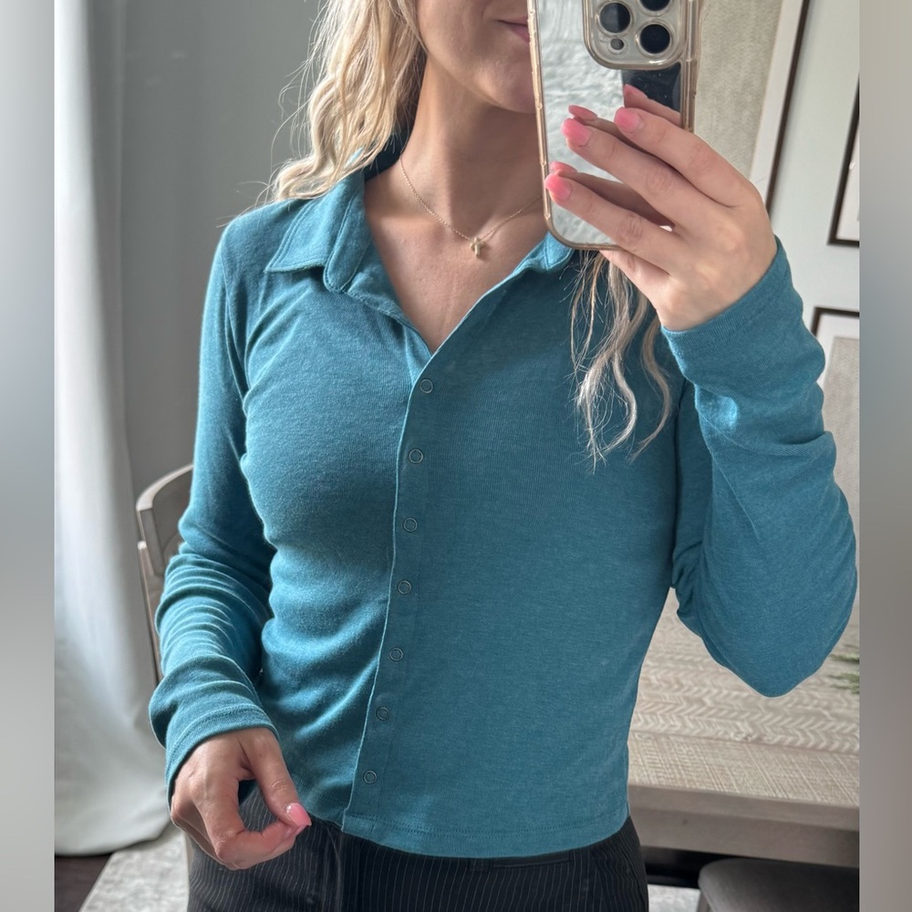 Teal Long Sleeve Button-Up Top - Picture 6 of 13